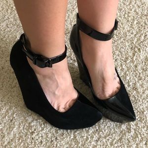 Aldo two-toned black platforms NIB size 6/36